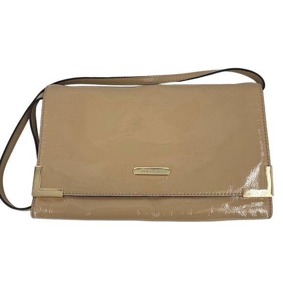 Michael Kors Beverly Oversized Clutch Shoulder Handbag Beige Patent Leather - Picture 1 of 14